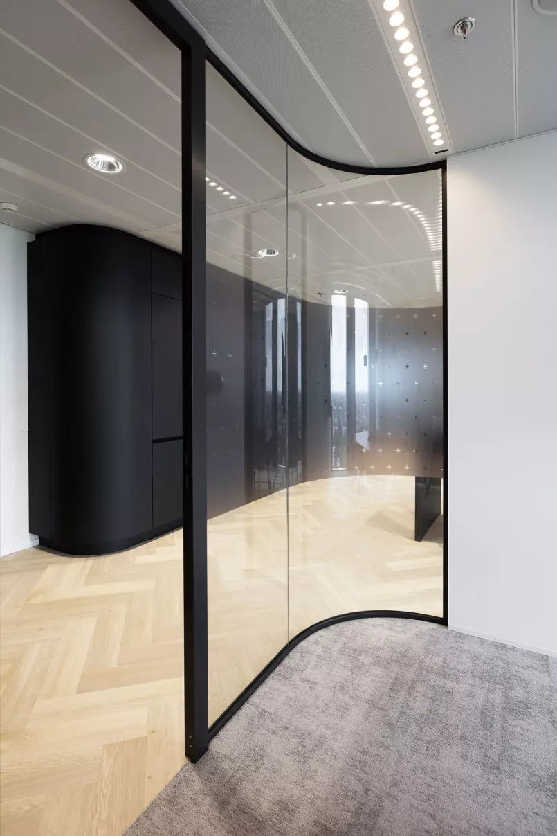 Customised LED lighting solution in Tower H WTC Amsterdam