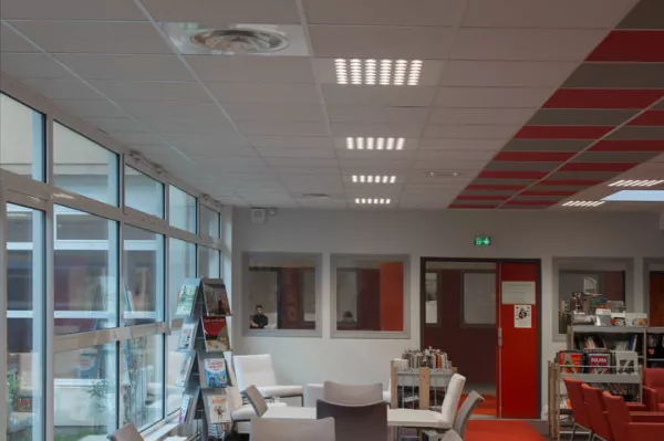 Energy-efficient LED lighting in the Lyc