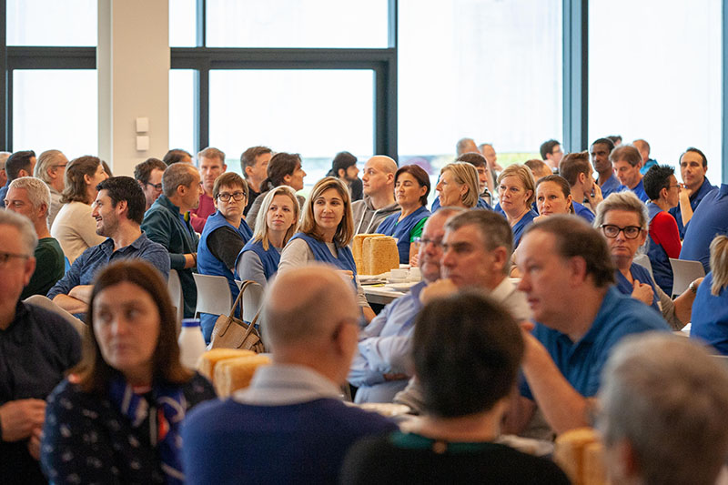 Wij wensen dat medewerkers op alle niveaus in onze organisatie op een respectvolle manier met elkaar omgaan